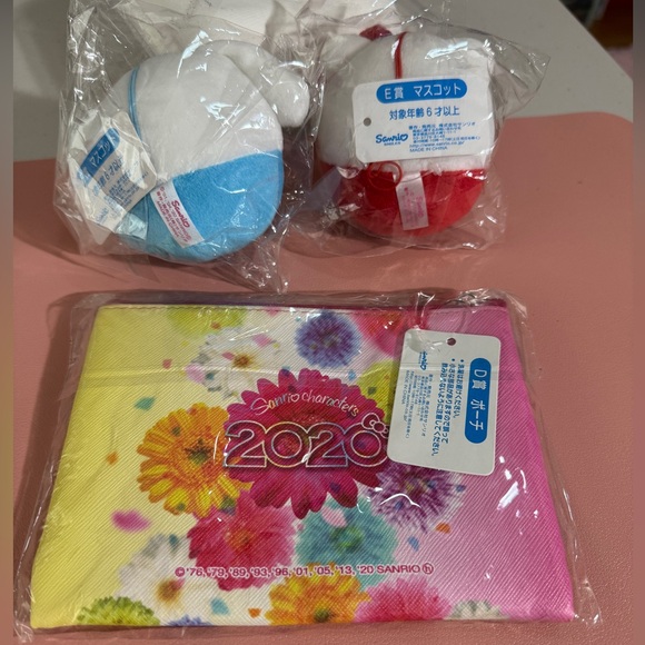 NWT Sanrio Characters zippered pouch+2 plush ornaments Cinnamoroll/Hello Kitty - Picture 6 of 6
